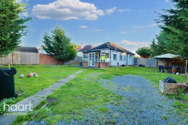 3 bed property, in Chalk Pit Avenue, £700,000