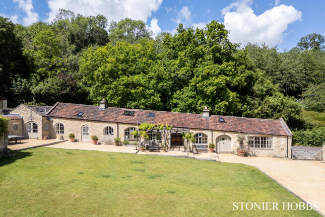 5 bed property, in Charlcombe Farm, £1,750,000