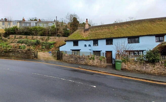 2 bed property, in 1 Pennys Cottage, £120,000