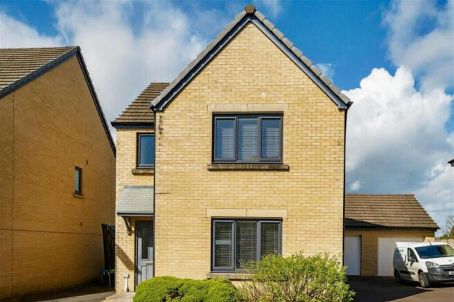 3 bed property, in Blackberry Road, £350,000