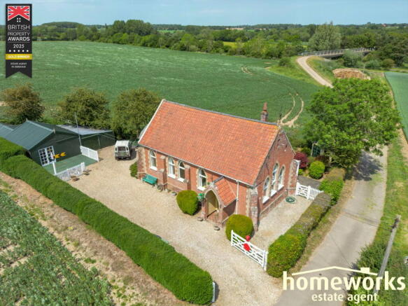 2 bed property, in Chapel Lane, £300,000
