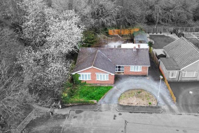 3 bed property, in Oakland Avenue, £450,000