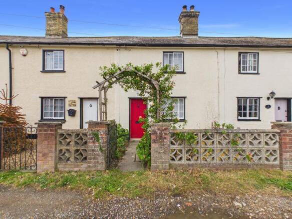 2 bed property, in Royston Road, £350,000