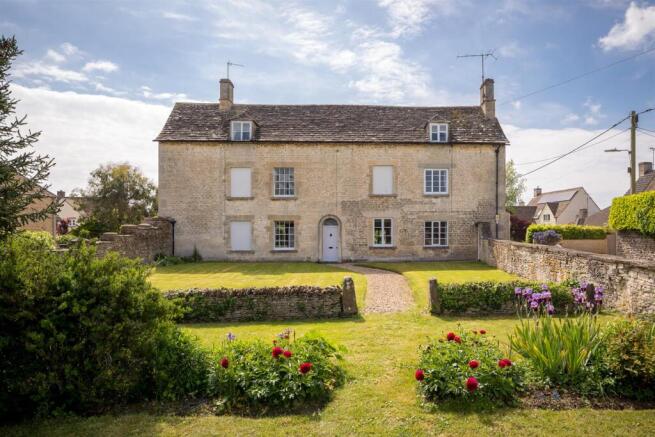 6 bed property, in Ham Lane, £900,000