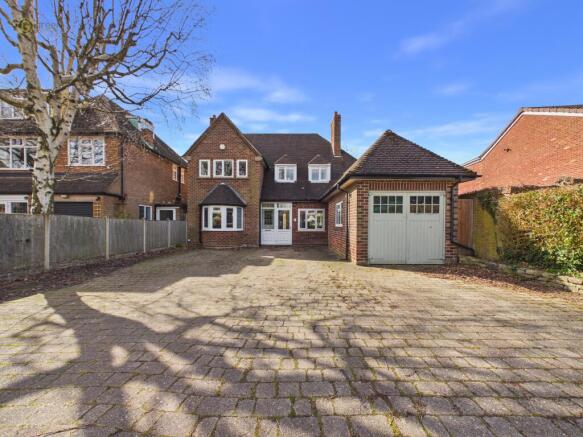 4 bed property, in Hollyfield Road, £700,000