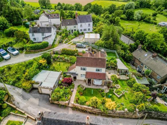 3 bed property, in Schoolhouse Hill, £310,000