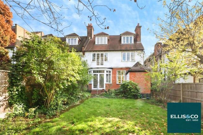 3 bed property, in Ravenscroft Avenue, £725,000