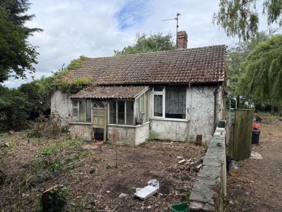 3 bed property, in Cranesgate South, £200,000