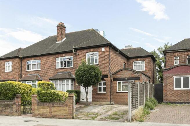 5 bed property, in Woodberry Grove, £1,650,000