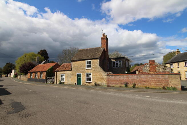 3 bed property, in Church Street, £485,000