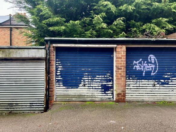 Studio, in Garage R/O 947-949 Alcester Road South, £1