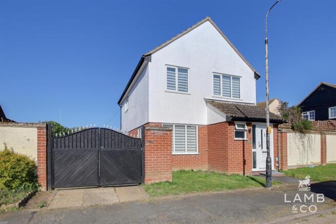 3 bed property, in Hampstead Avenue, £325,000