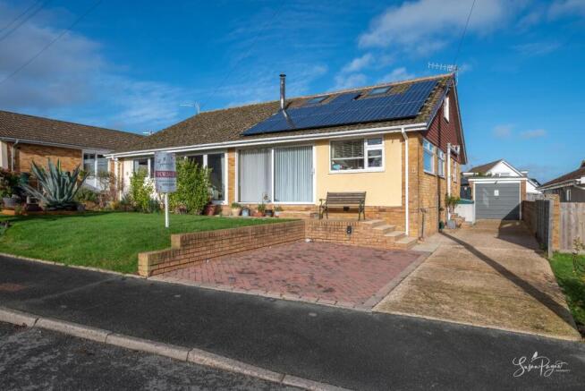 4 bed property, in Verwood Drive, £350,000