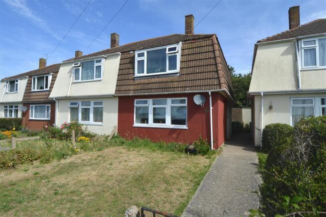 2 bed property, in Gosport Road, £185,000