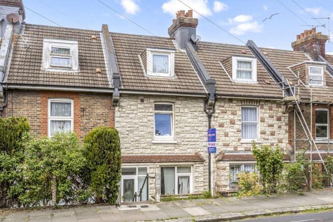 4 bed property, in St. Helens Road, £325,000