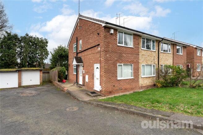 2 bed property, in Malfield Avenue, £160,000