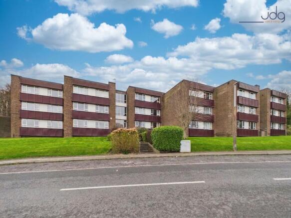 2 bed property, in Lunesdale Court, £115,000