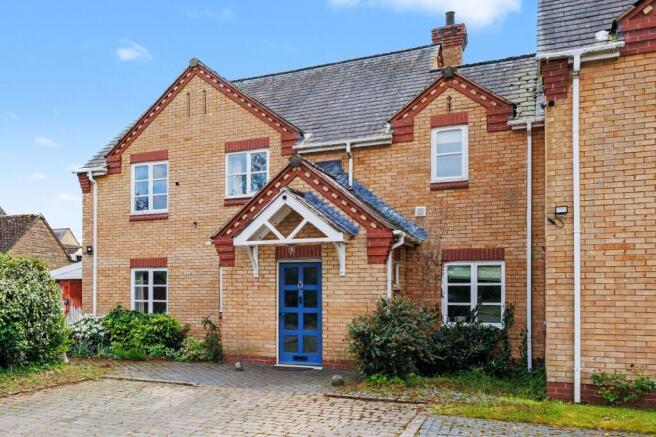 5 bed property, in Todenham Road, £642,000