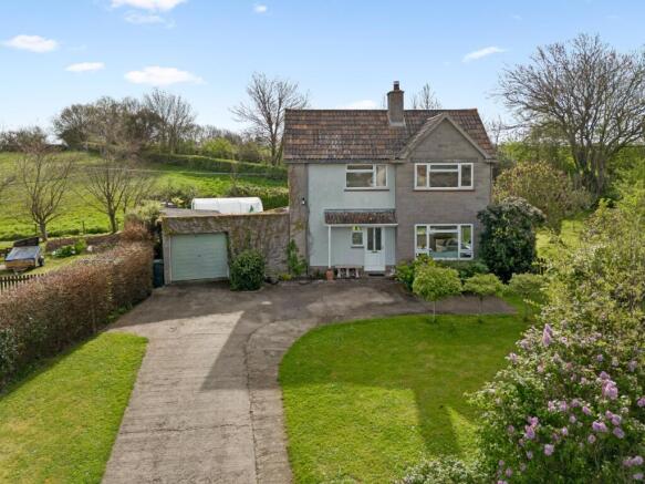 3 bed property, in Henley, £450,000