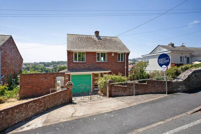 3 bed property, in Longlands, £375,000