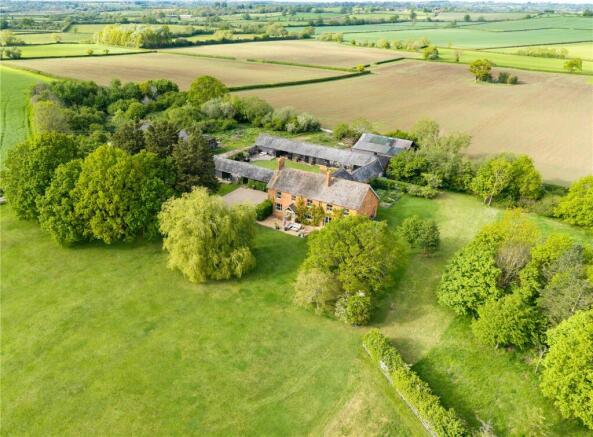 7 bed property, in North Marston, £2,750,000