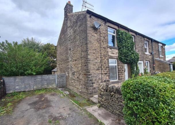 2 bed property, in Glossop Road, £235,000