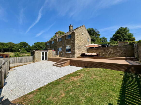 3 bed property, in Hillside Way, £399,950