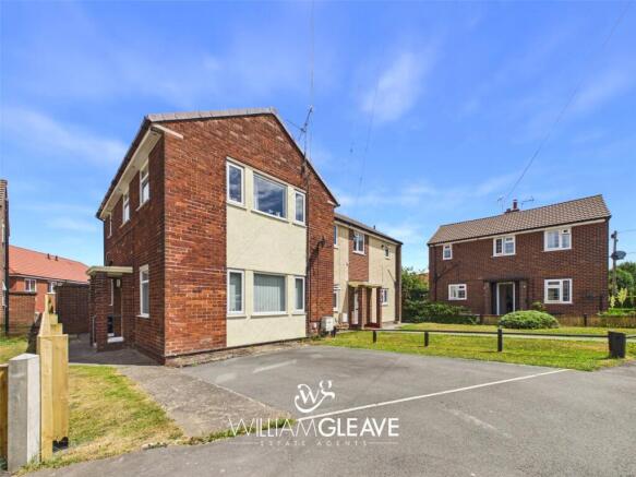 3 bed property, in Pen Y Coed Road, £170,000