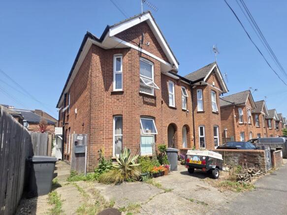 4 bed property, in Nortoft Road, £235,000