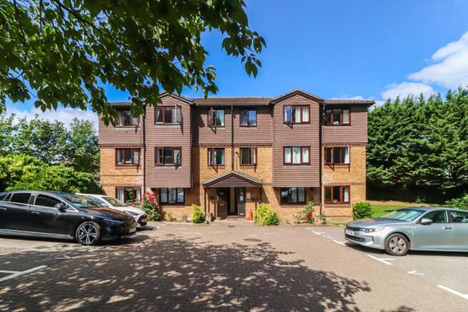 1 bed property, in Tylersfield, £225,000