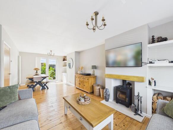 3 bed property, in Oakdale Avenue, £300,000