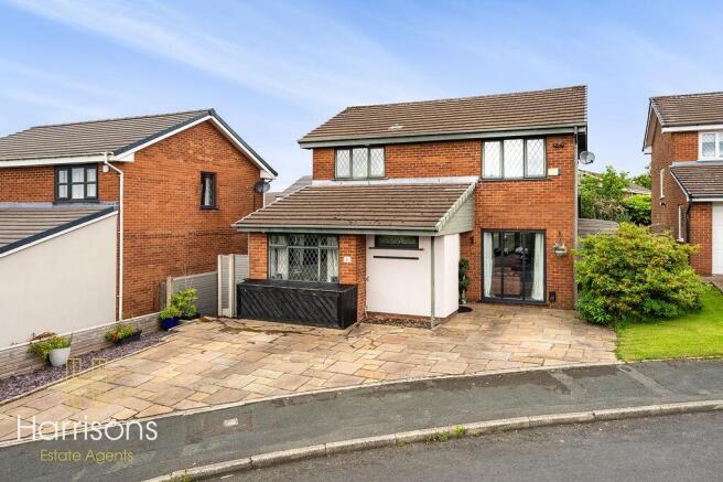 3 bed property, in Appledore Drive, £390,000