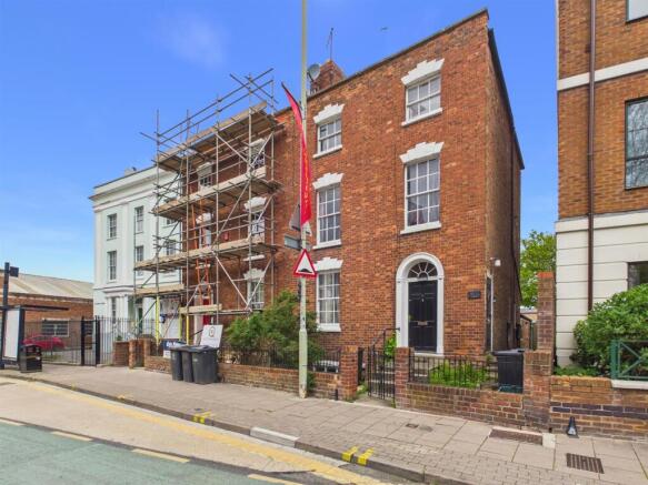 6 bed property, in London Road, £315,000