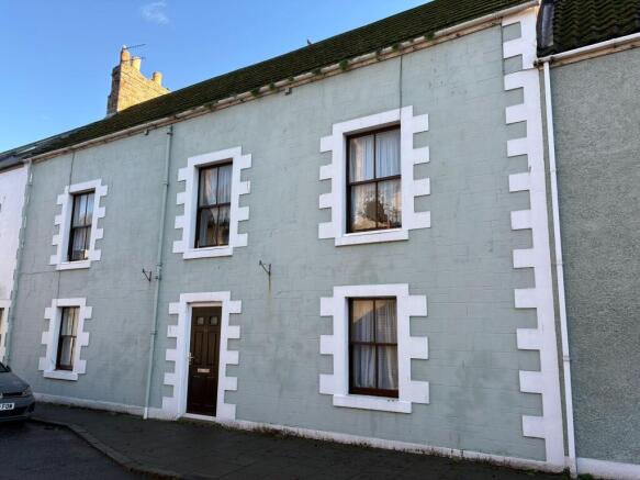 4 bed property, in Church Street, £120,000