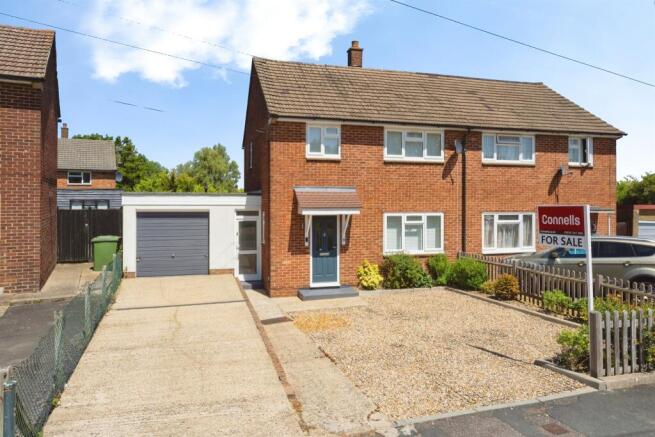 3 bed property, in Friars Way, £425,000