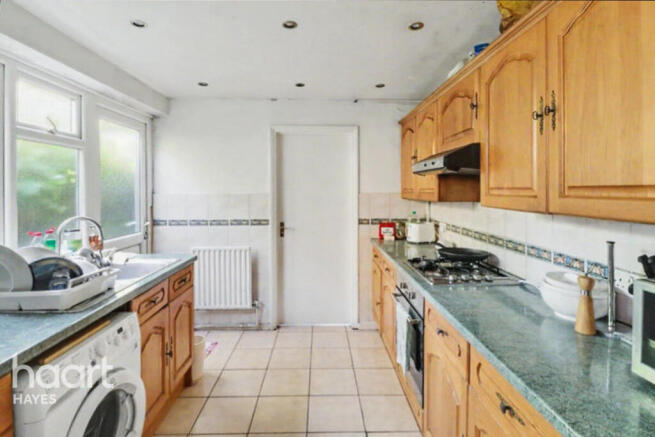 4 bed property, in Cromwell Road, £540,000