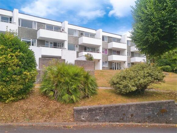 1 bed property, in Coach Road, £150,000
