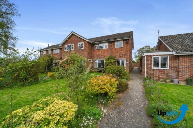 3 bed property, in Silver Leys, £300,000