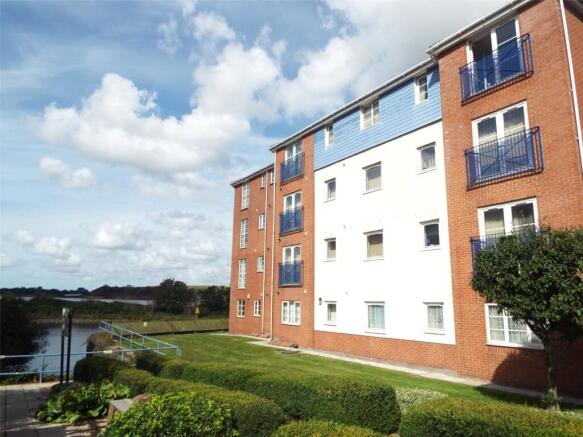 1 bed property, in Old Coach Road, £75,000