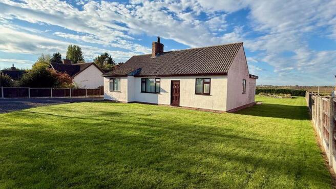 4 bed property, in Buslingthorpe Road, £306,000