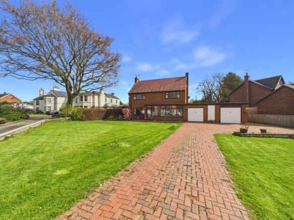 4 bed property, in 30 Vicarage Fields, £500,000