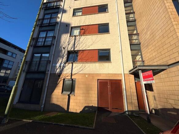 2 bed property, in East Pilton Farm Crescent, £159,000