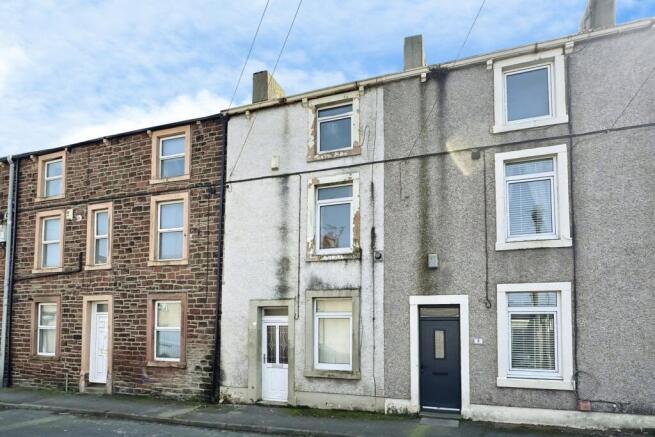 2 bed property, in Lyalls Place, £45,000