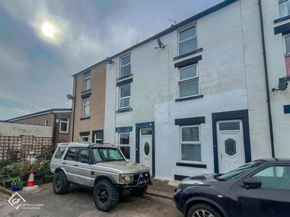 3 bed property, in Beecham Street, £100,000