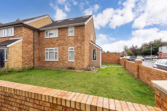 3 bed property, in Cockett Road, £650,000