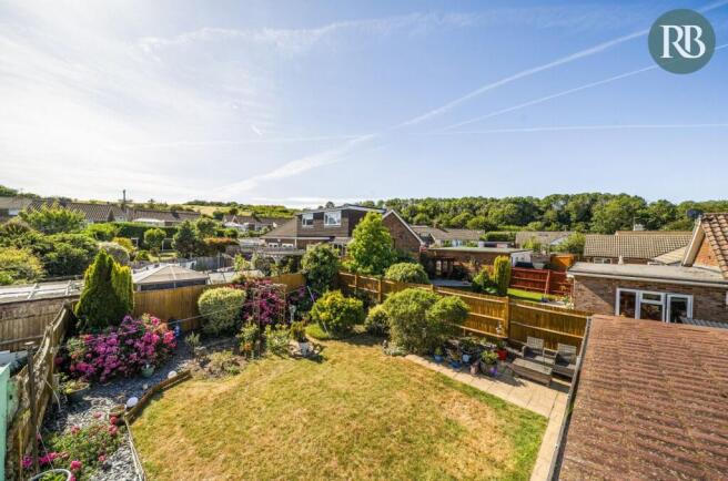 2 bed property, in Hangleton Valley Drive, £580,000