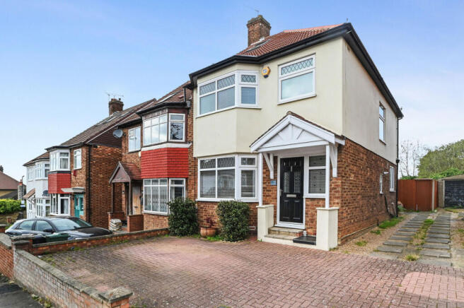 3 bed property, in Belle Vue Road, £700,000