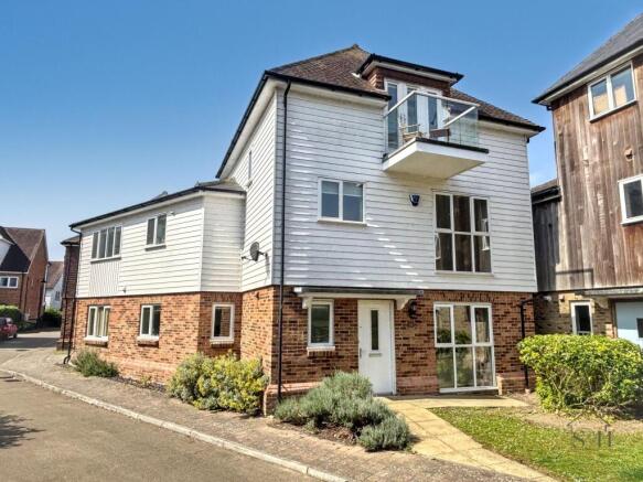 4 bed property, in Havillands Place, £630,000