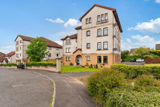2 bed property, in Glen Sannox Drive, £129,995