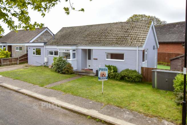 4 bed property, in Martine Close, £345,000
